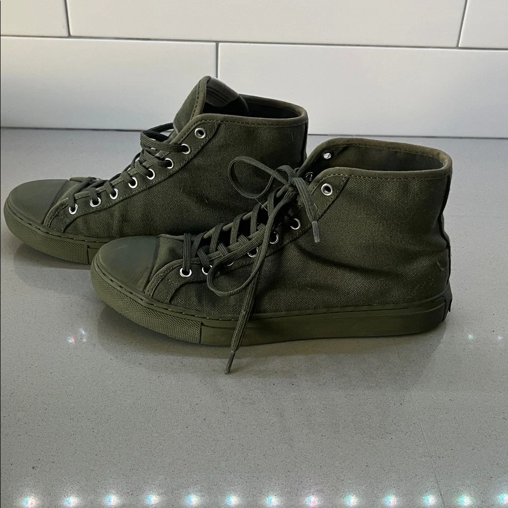 Women’s High-Top Canvas Sneakers in Olive Green
